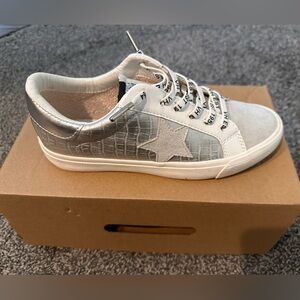 Vintage Havana - Grande Silver Croco- Women’s size 6.5- leather/suede NIB